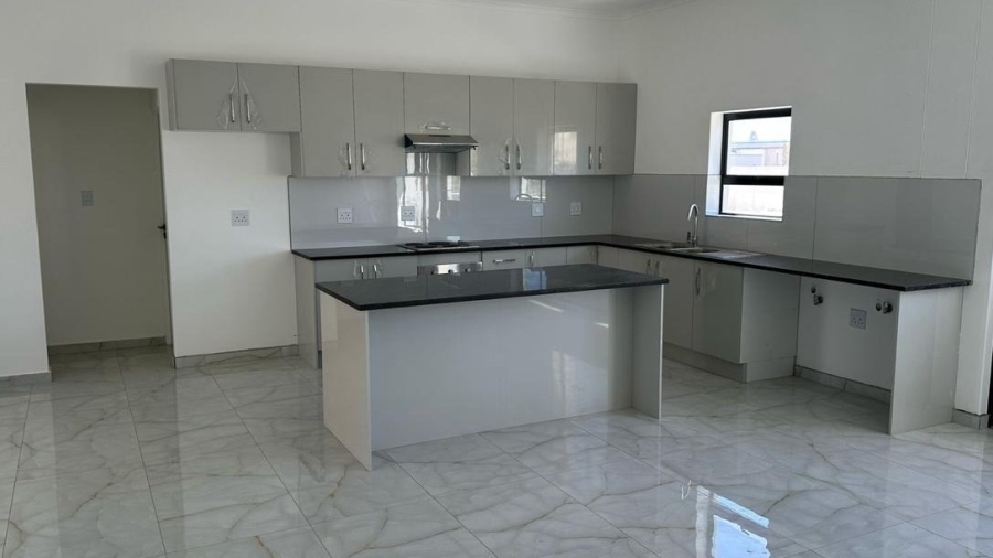 To Let 4 Bedroom Property for Rent in Laguna Sands Western Cape